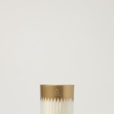 The Classic Candle Amber & Oudh